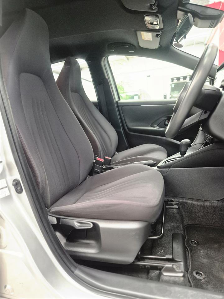 2021 Toyota Yaris thumbnail