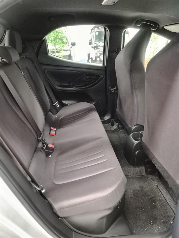 2021 Toyota Yaris thumbnail
