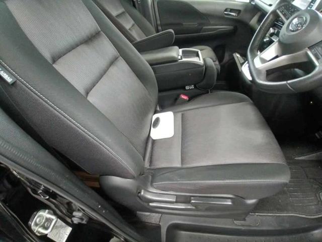 2019 Nissan Serena thumbnail