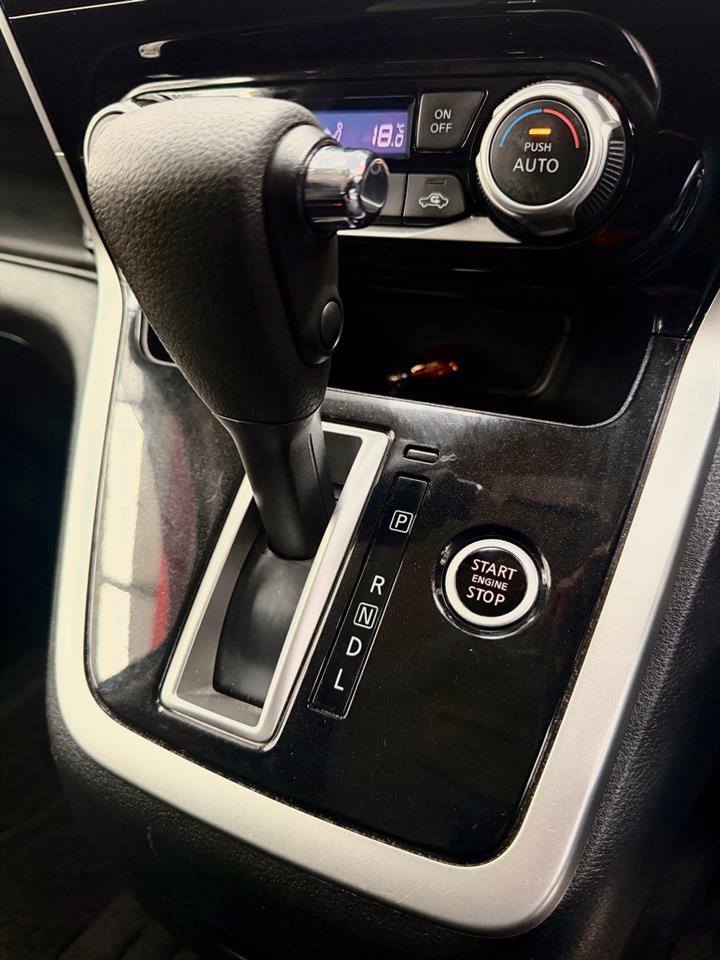 2019 Nissan Serena thumbnail