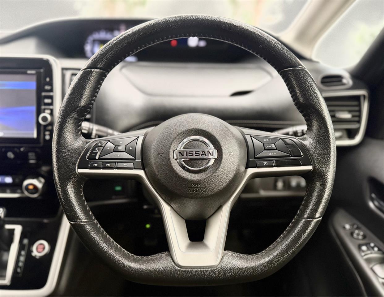 2019 Nissan Serena thumbnail