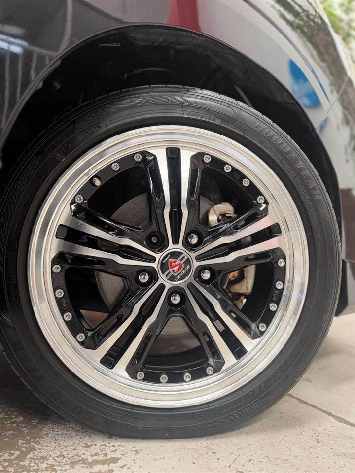2019 Nissan Serena thumbnail