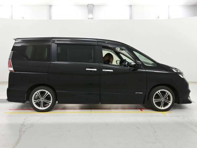 2019 Nissan Serena thumbnail