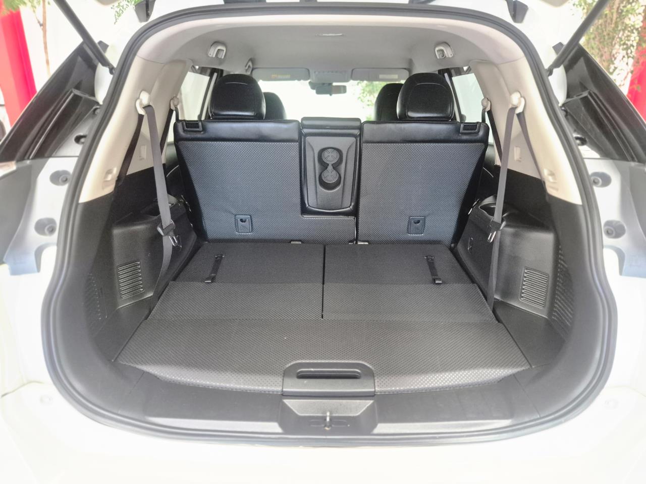 2015 Nissan X-Trail thumbnail