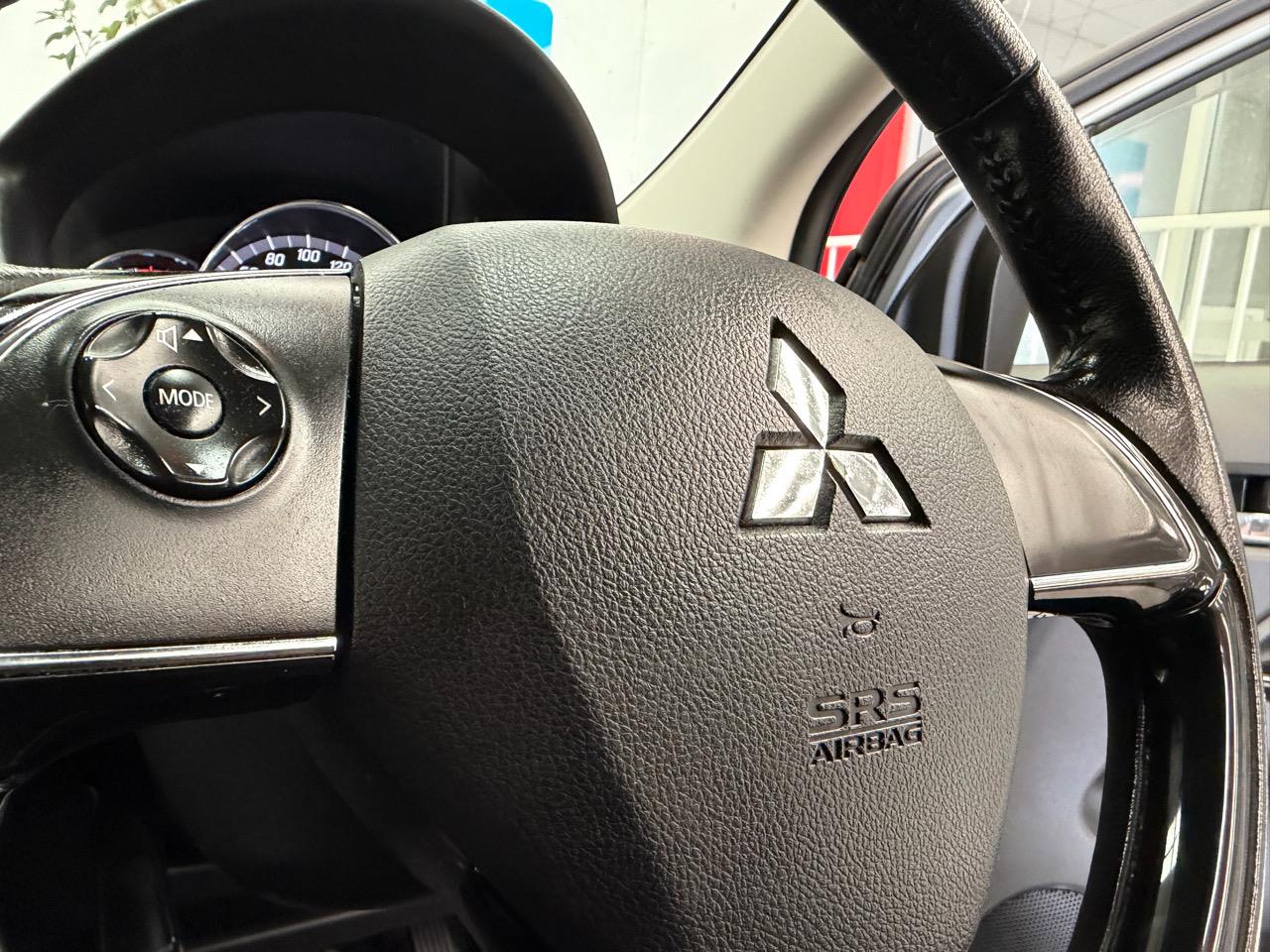 2016 Mitsubishi MIRAGE thumbnail