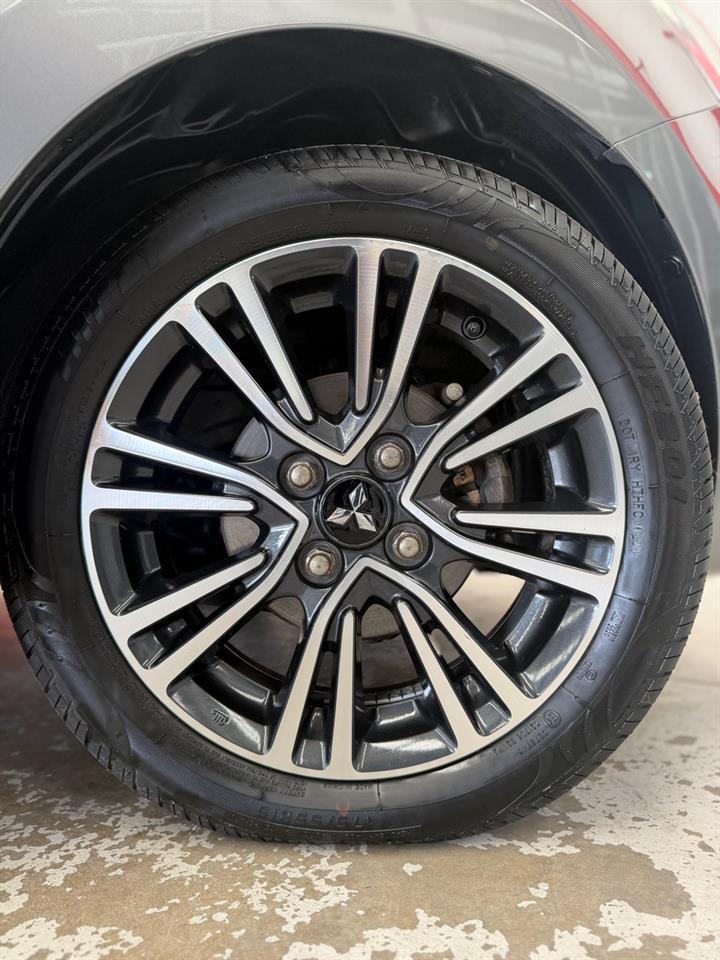 2016 Mitsubishi MIRAGE thumbnail