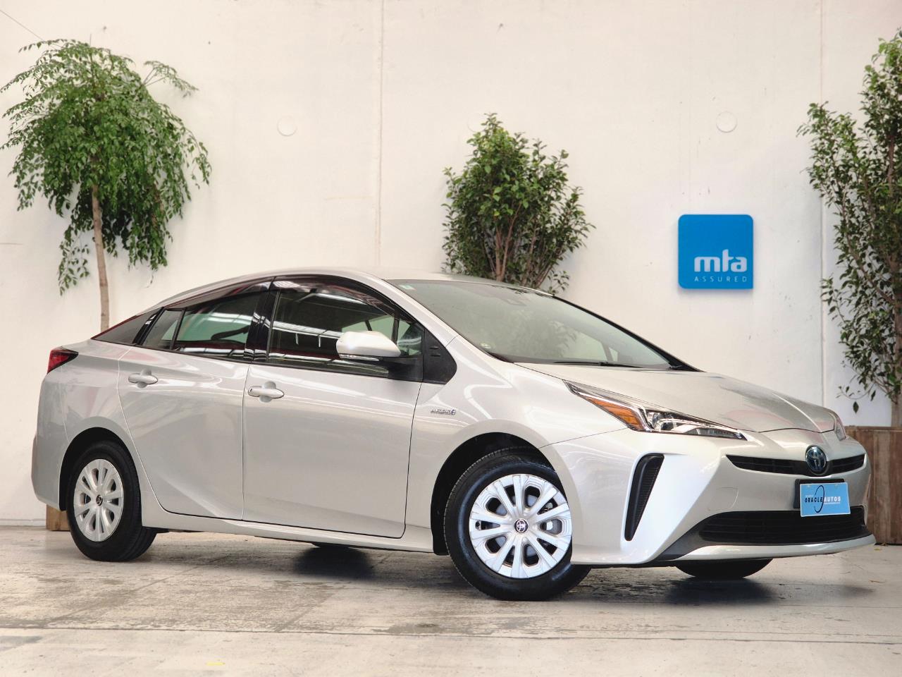 2019 Toyota Prius thumbnail
