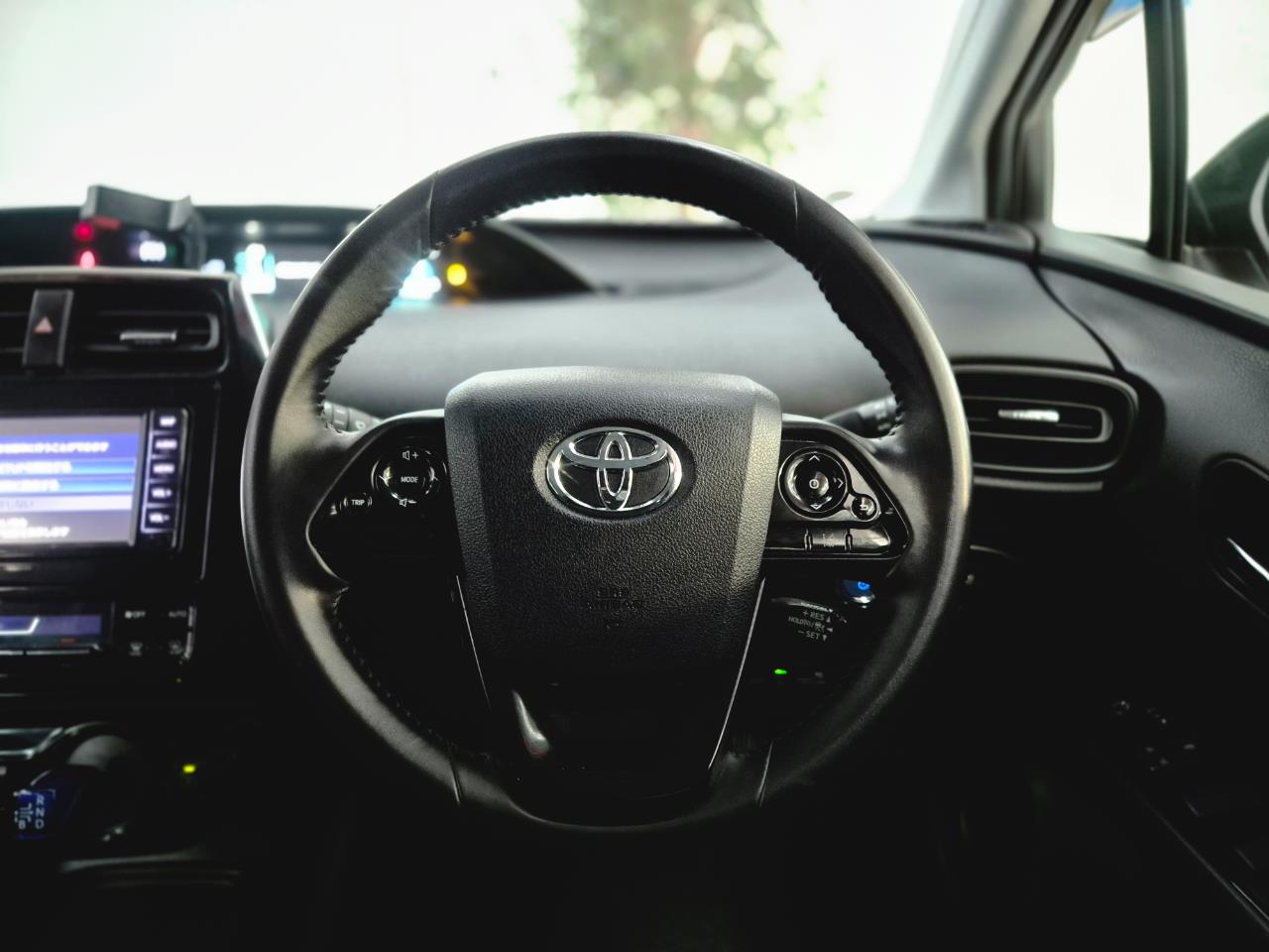 2019 Toyota Prius thumbnail