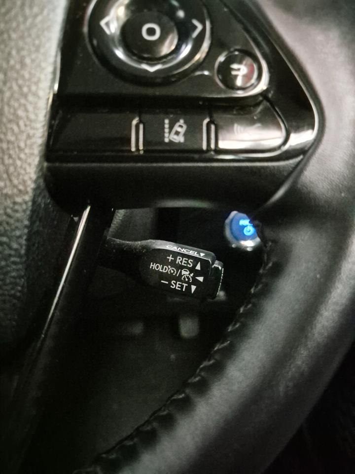 2019 Toyota Prius thumbnail