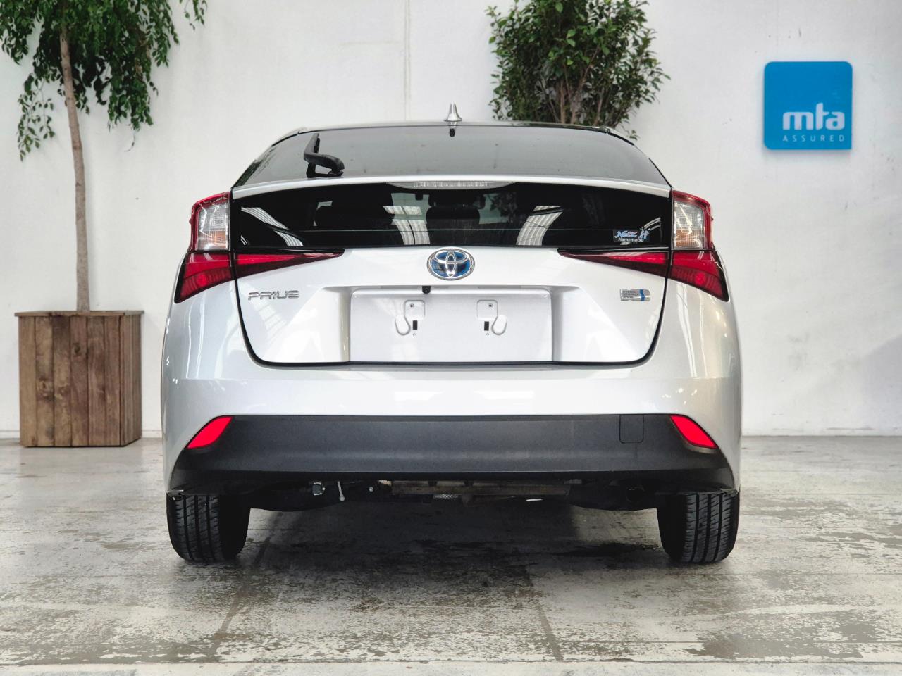 2019 Toyota Prius thumbnail