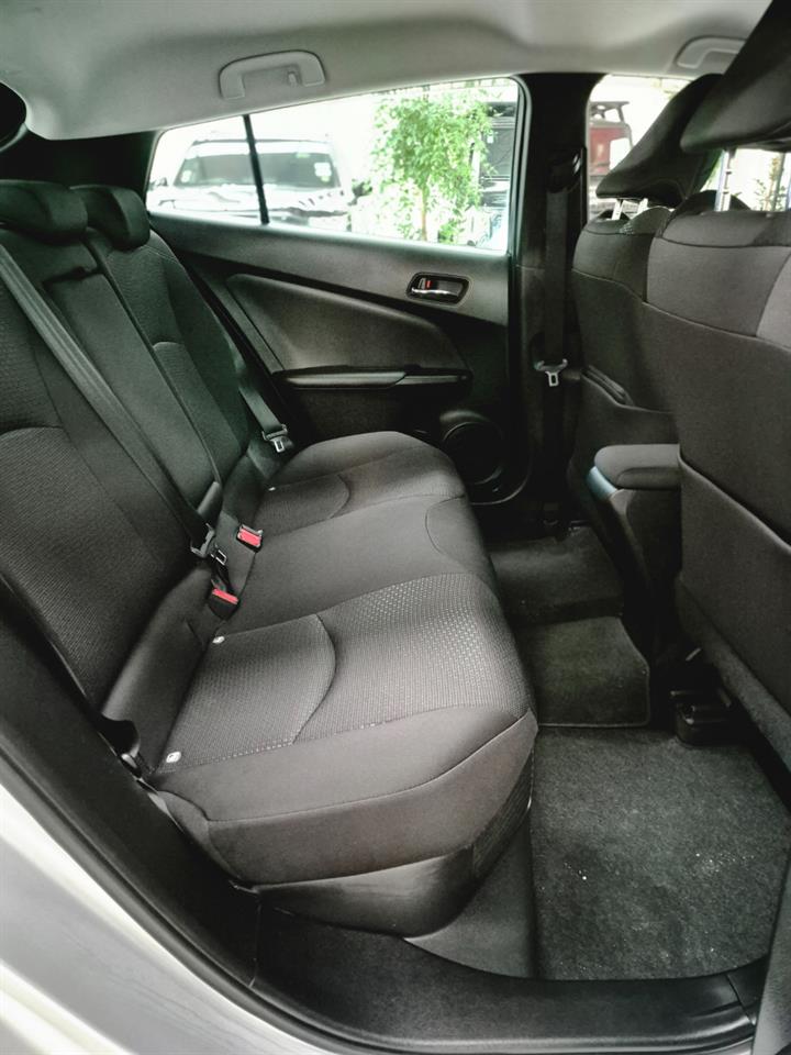 2019 Toyota Prius thumbnail