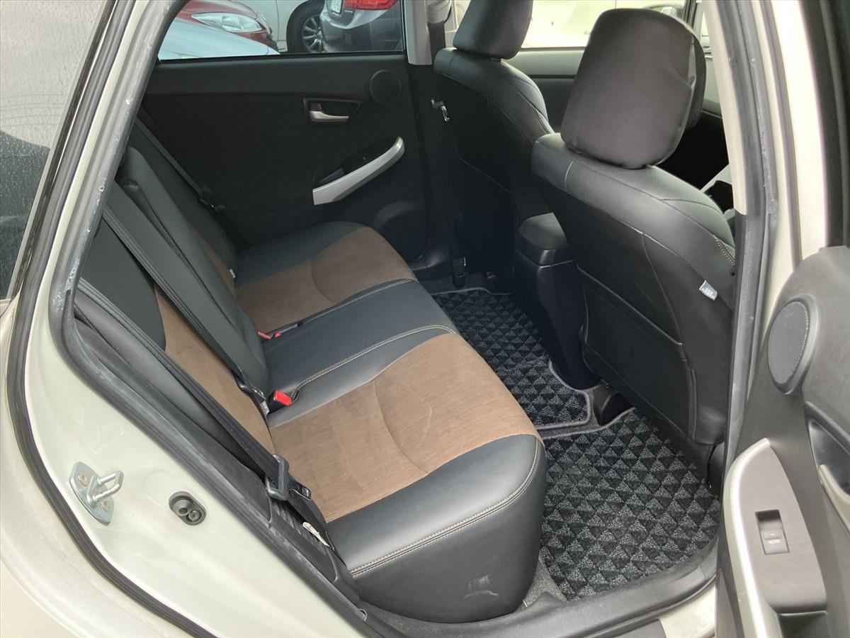 2013 Toyota Prius thumbnail
