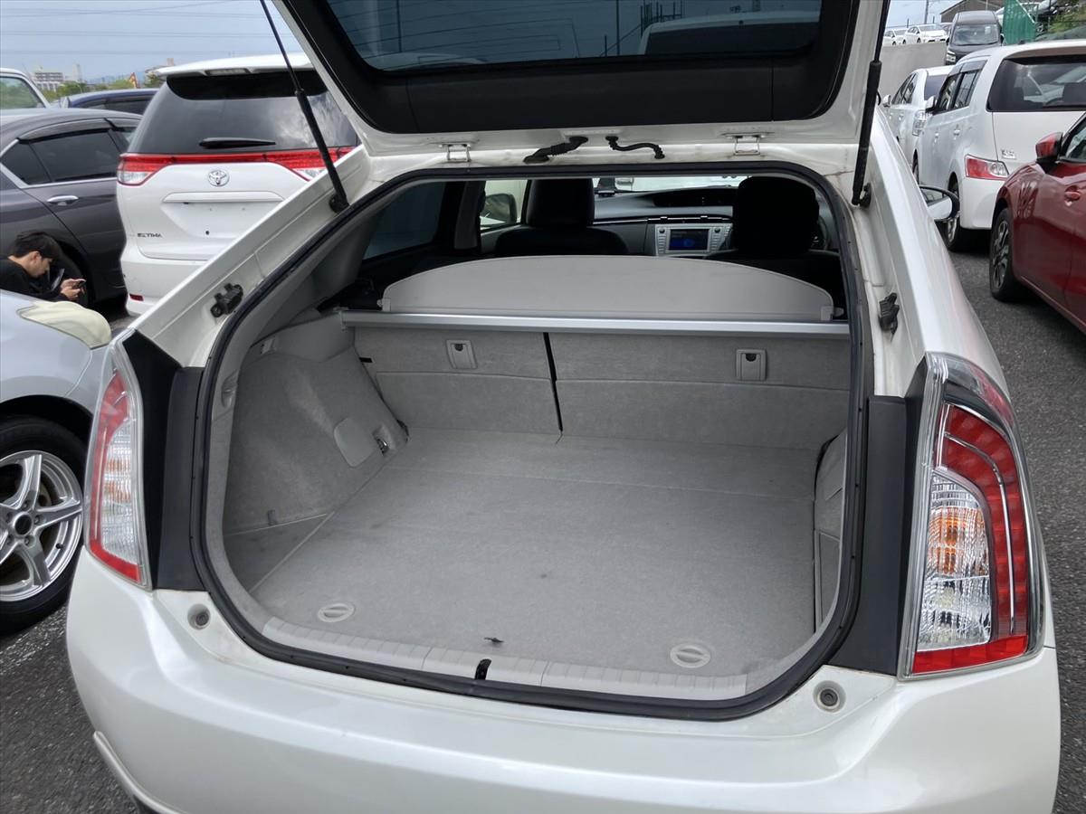 2013 Toyota Prius thumbnail