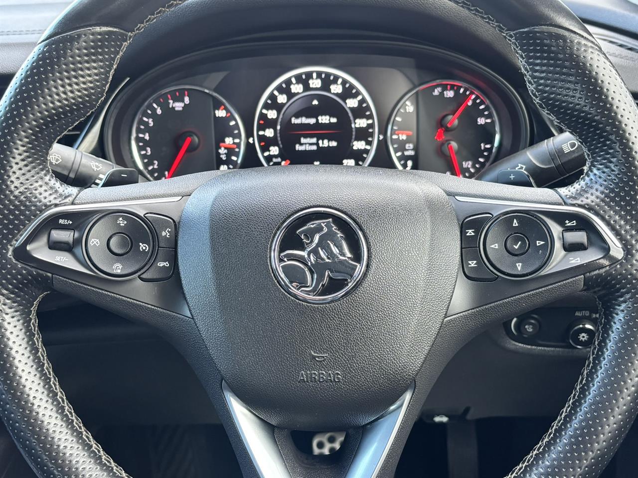 2018 Holden Commodore thumbnail