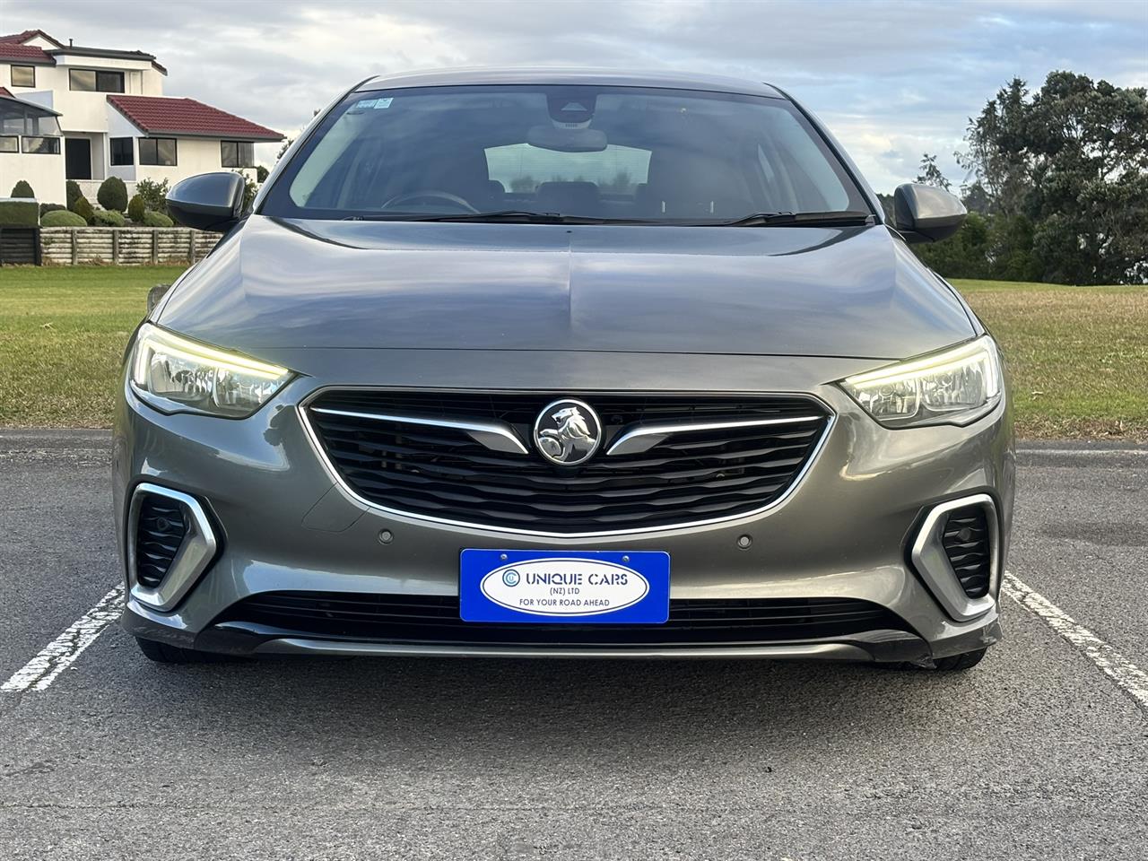 2018 Holden Commodore thumbnail