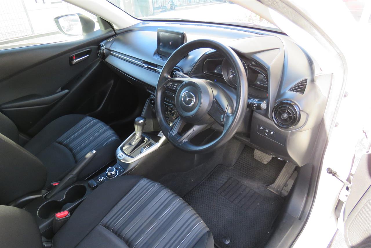 2020 Mazda 2 thumbnail