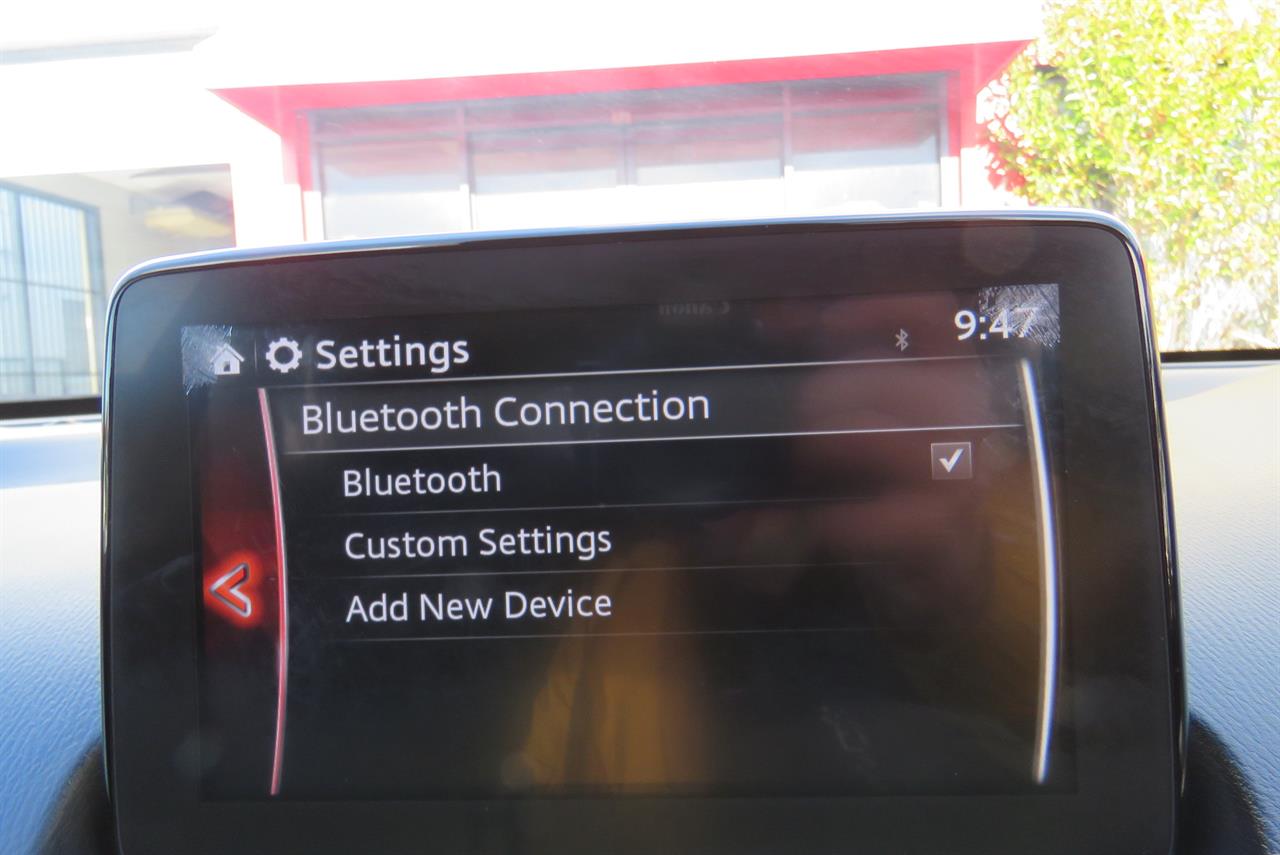 2020 Mazda 2 thumbnail