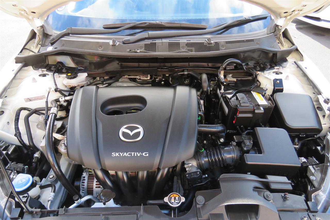 2020 Mazda 2 thumbnail