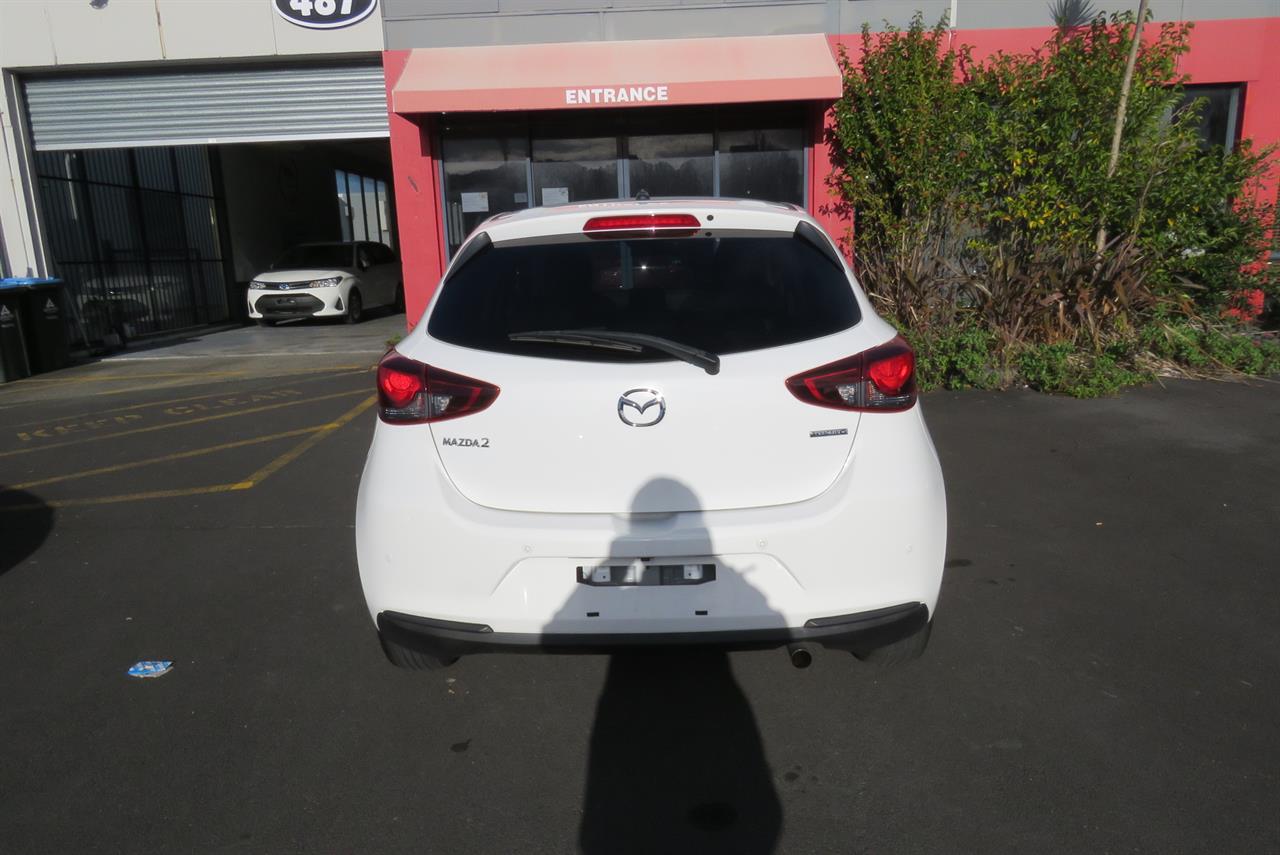 2020 Mazda 2 thumbnail