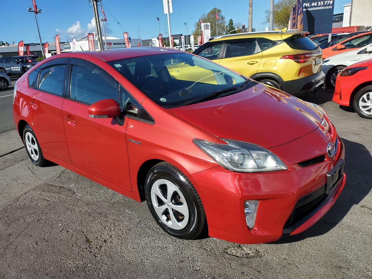 2013 Toyota Prius thumbnail