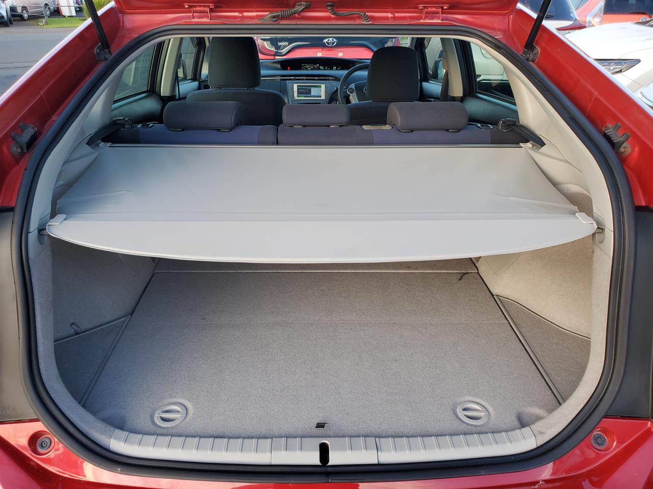 2013 Toyota Prius thumbnail