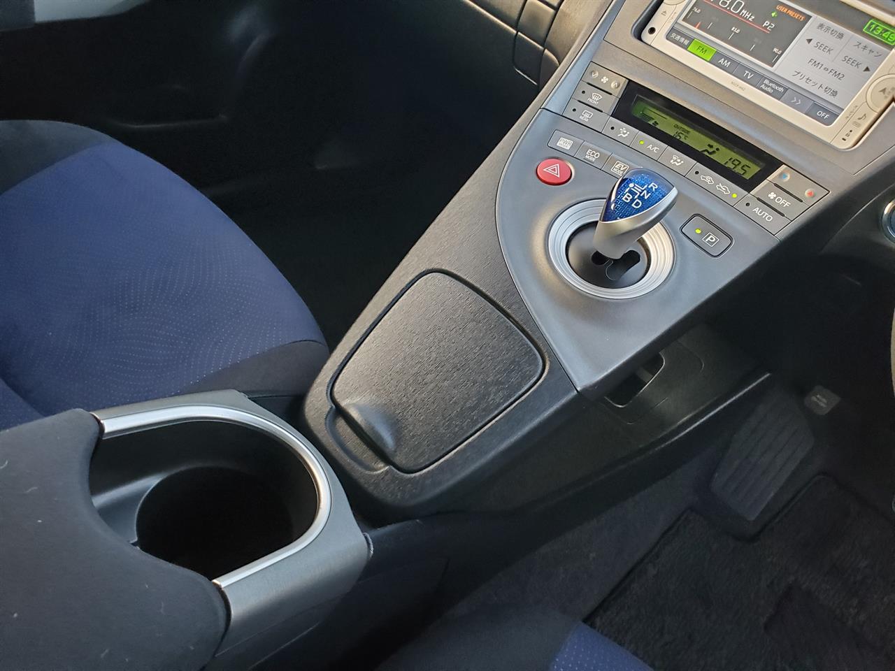 2013 Toyota Prius thumbnail