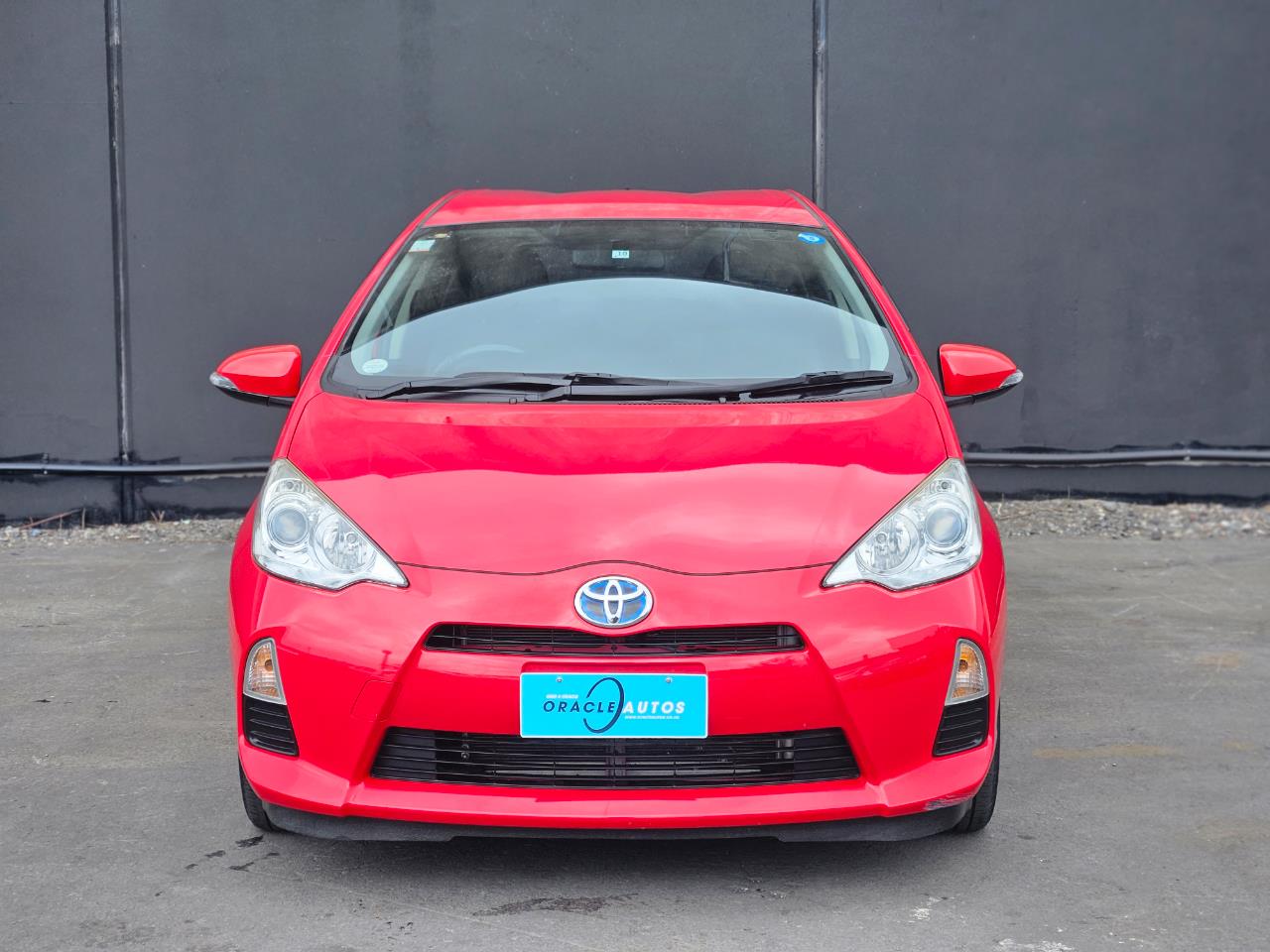 2013 Toyota Aqua thumbnail