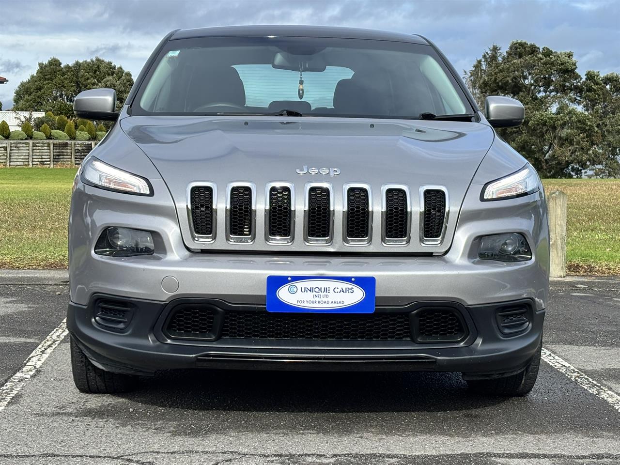2016 Jeep Cherokee thumbnail