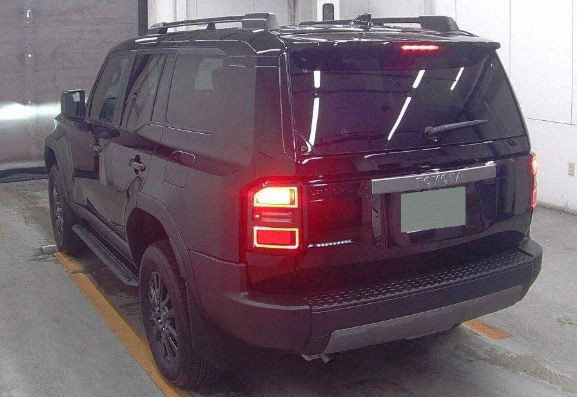 2026 Toyota Land Cruiser Prado thumbnail