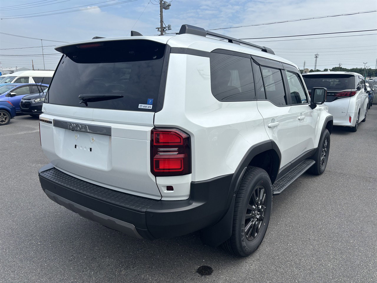 2026 Toyota Land Cruiser Prado thumbnail