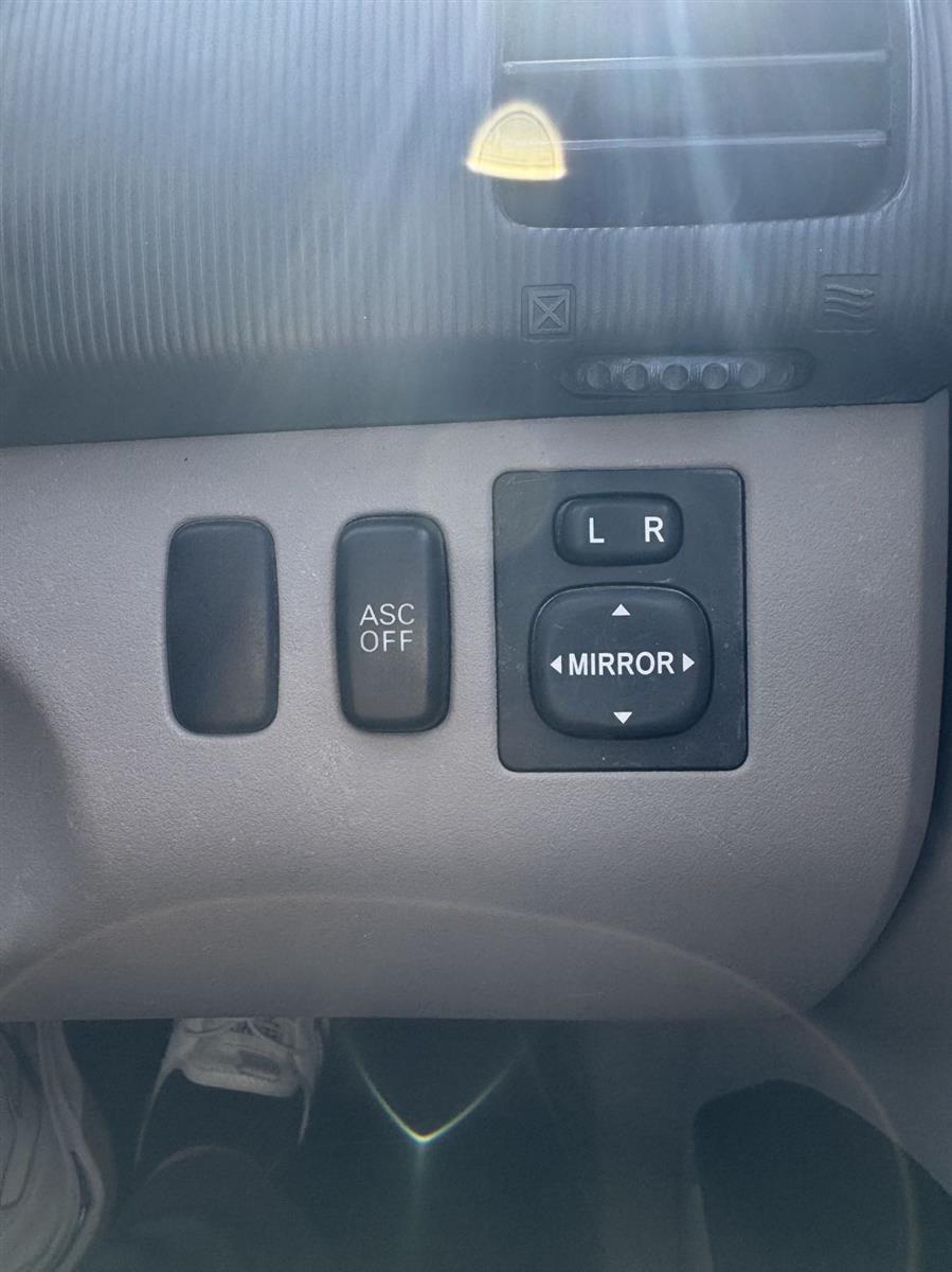 2011 Mitsubishi Triton thumbnail