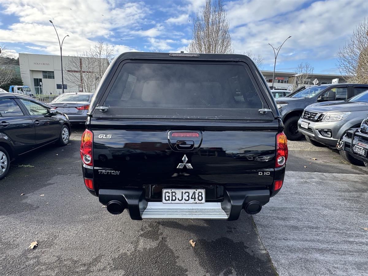 2011 Mitsubishi Triton thumbnail