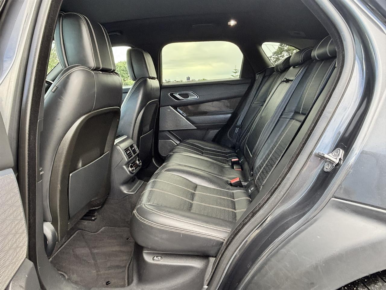 2017 Land Rover Range thumbnail