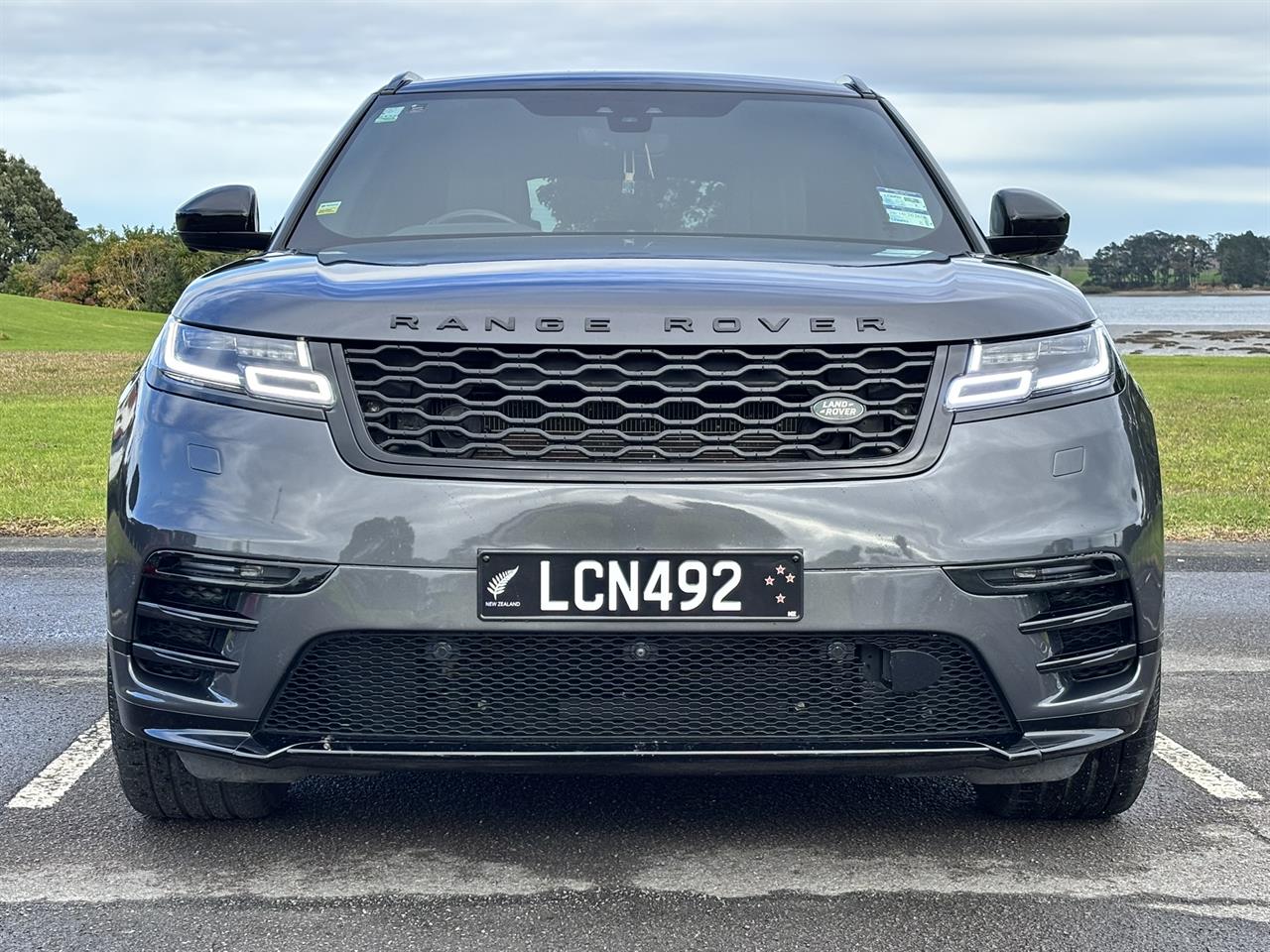 2017 Land Rover Range thumbnail