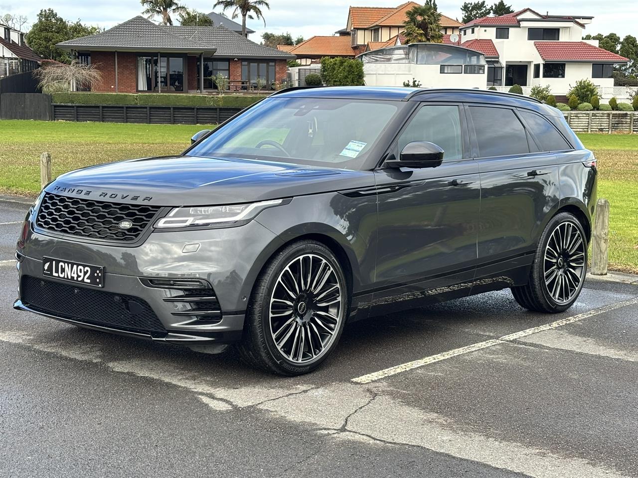 2017 Land Rover Range thumbnail