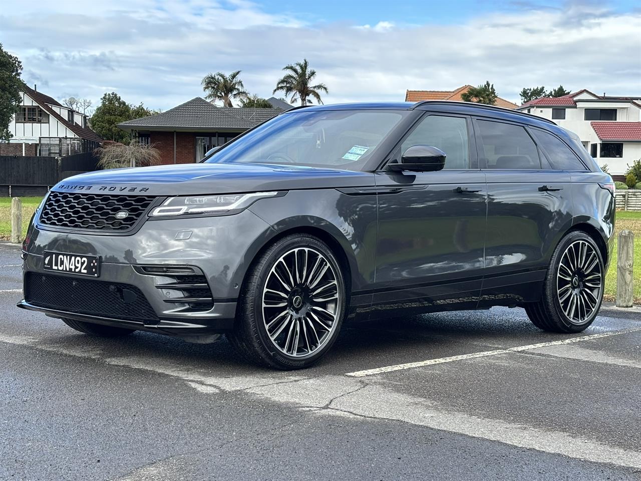 2017 Land Rover Range thumbnail