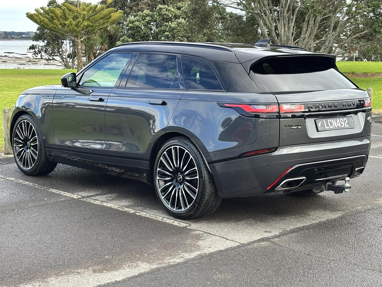 2017 Land Rover Range thumbnail