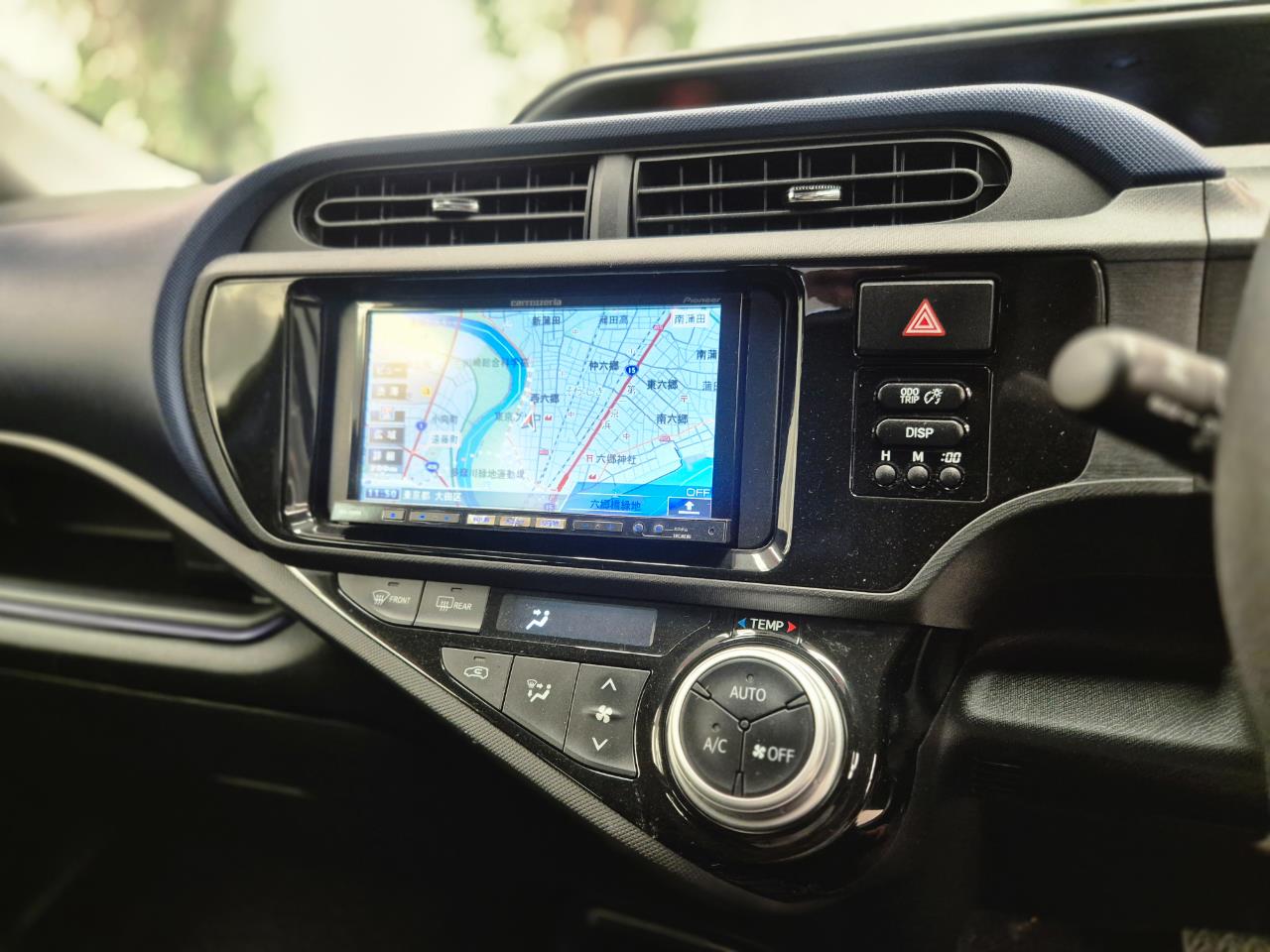 2015 Toyota Aqua thumbnail
