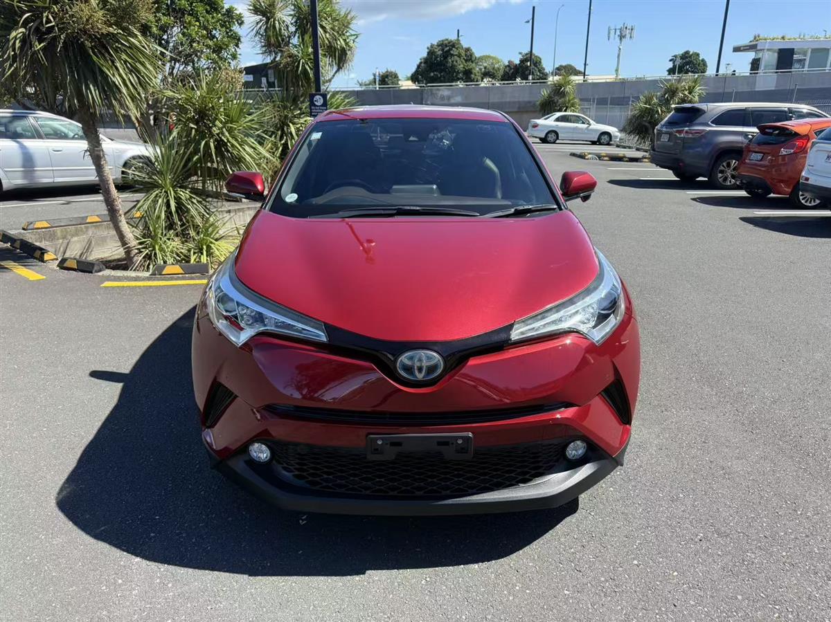 2017 Toyota C-HR thumbnail