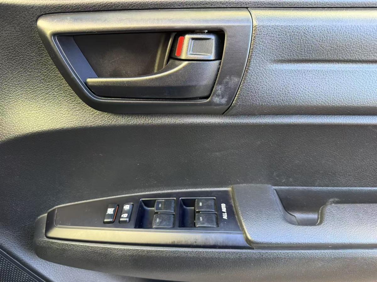 2016 Toyota Corolla thumbnail