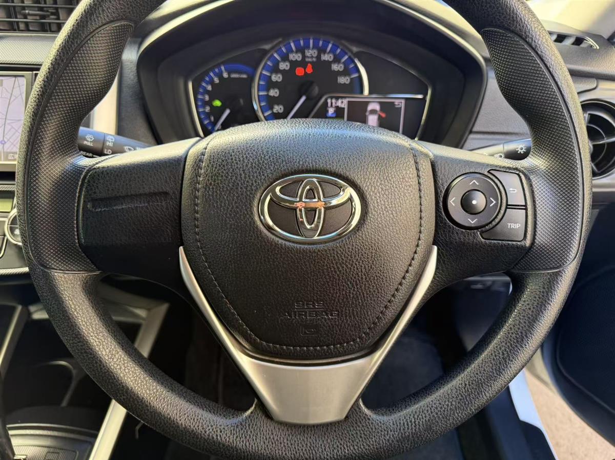 2016 Toyota Corolla thumbnail