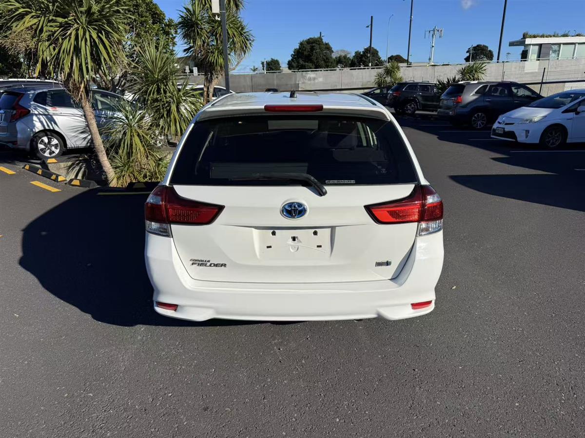 2016 Toyota Corolla thumbnail