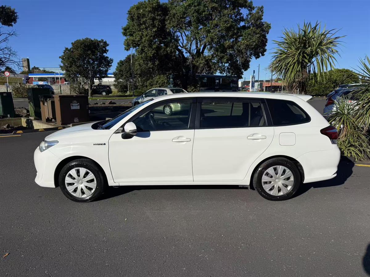 2016 Toyota Corolla thumbnail