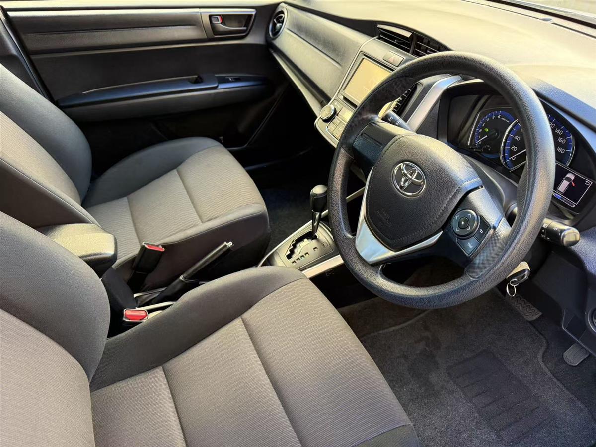2016 Toyota Corolla thumbnail