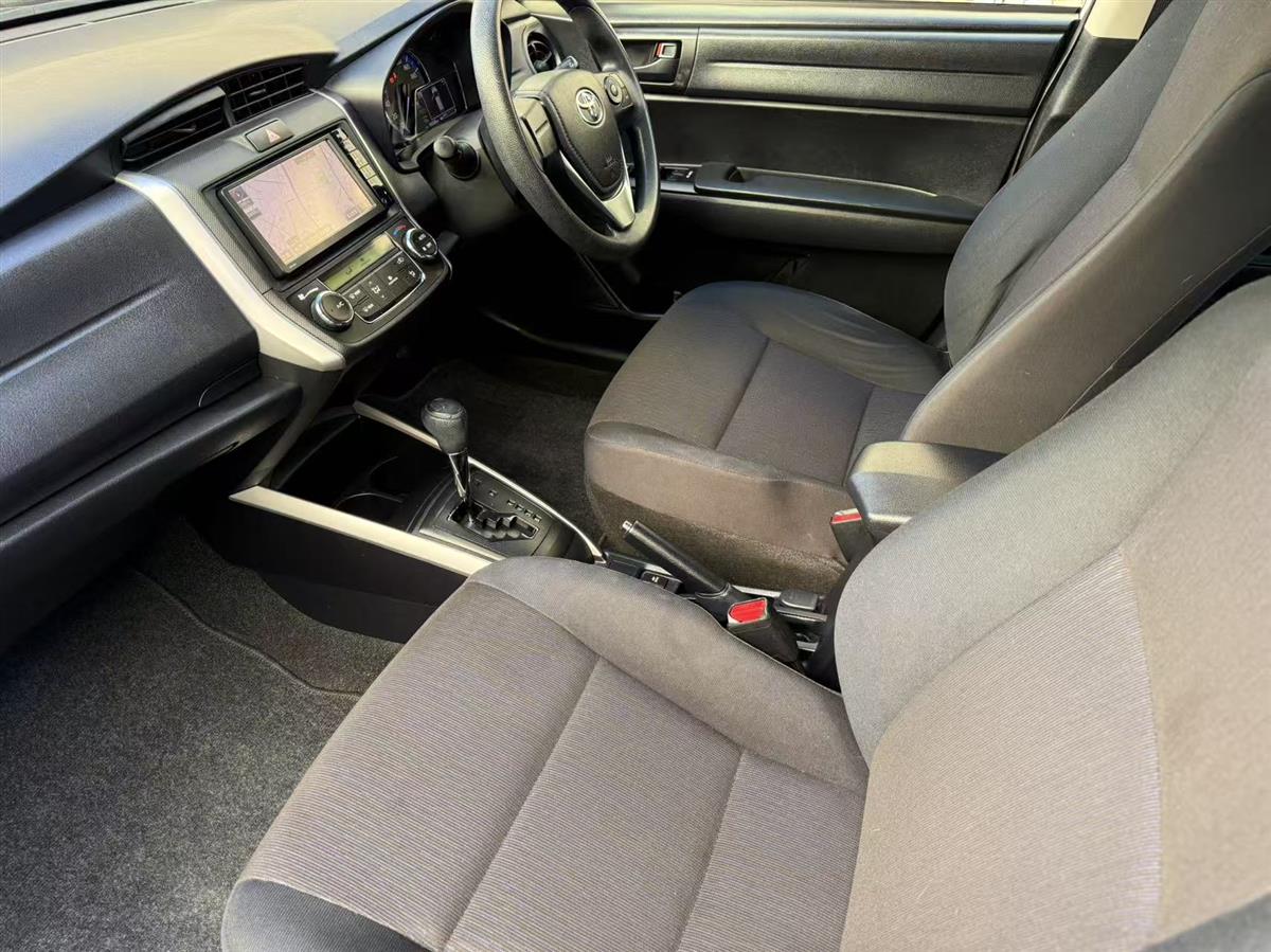 2016 Toyota Corolla thumbnail