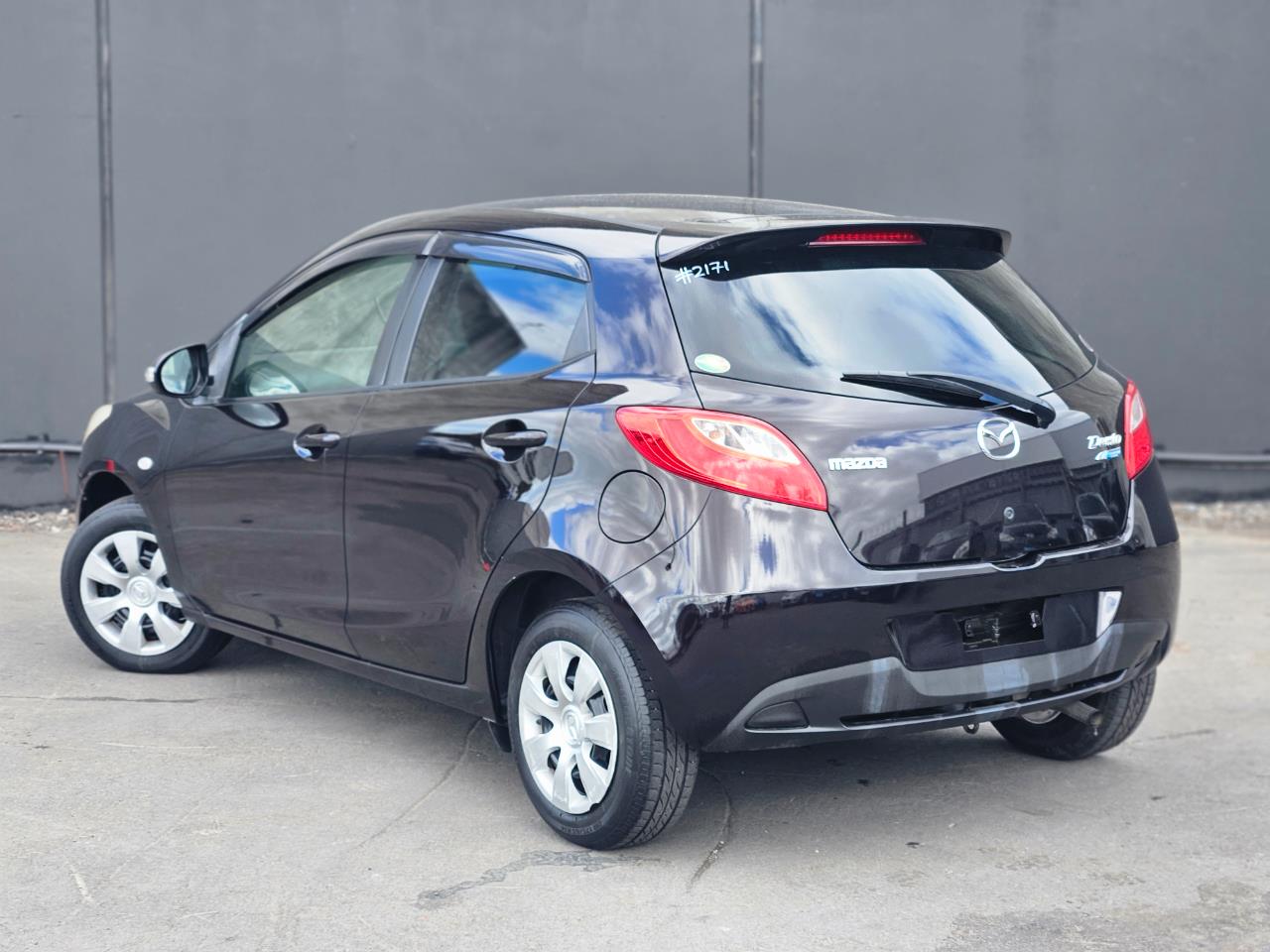 2012 Mazda Demio thumbnail