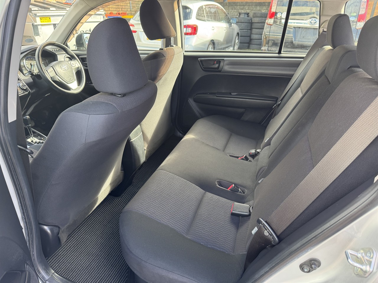 2015 Toyota Corolla thumbnail