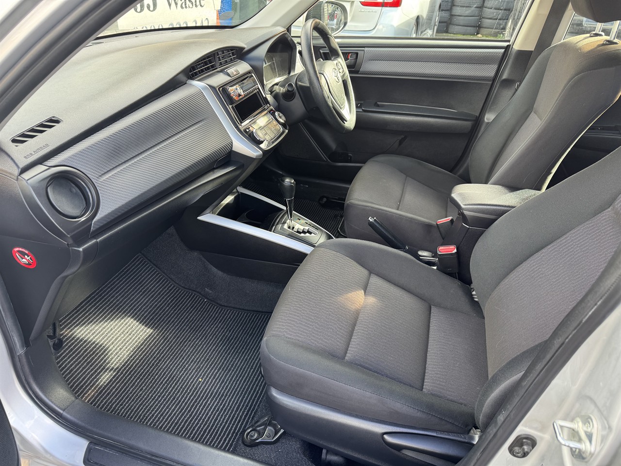 2015 Toyota Corolla thumbnail
