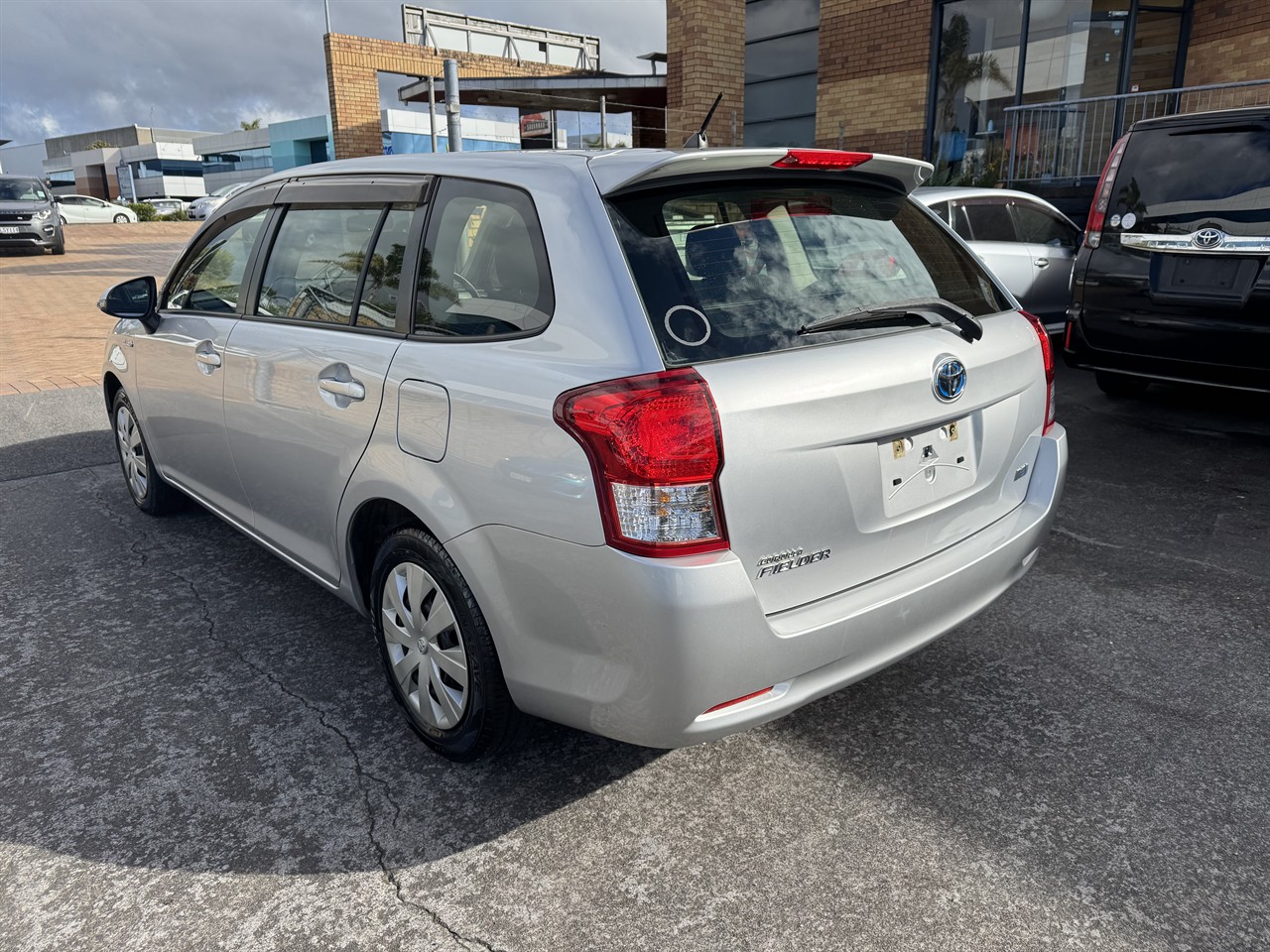 2015 Toyota Corolla thumbnail