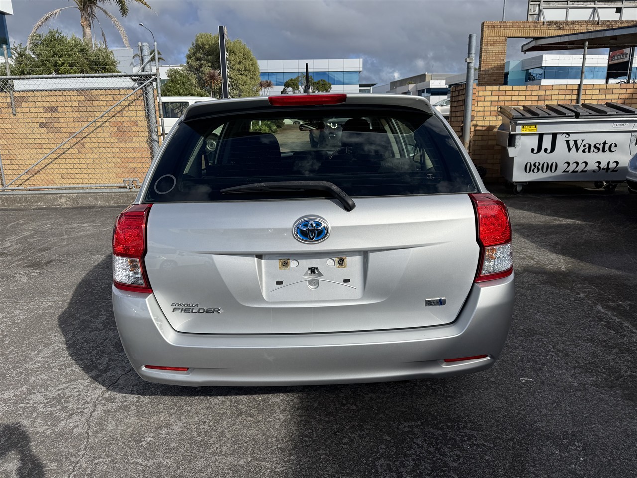 2015 Toyota Corolla thumbnail